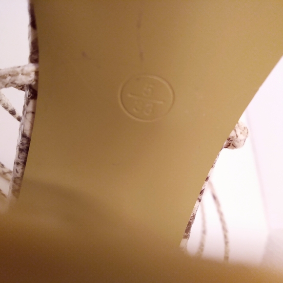 Pretty Little Thing Snake Print Strap Open Point Toe 4 1/4" Chunky Heels sz 5 - Picture 9 of 12